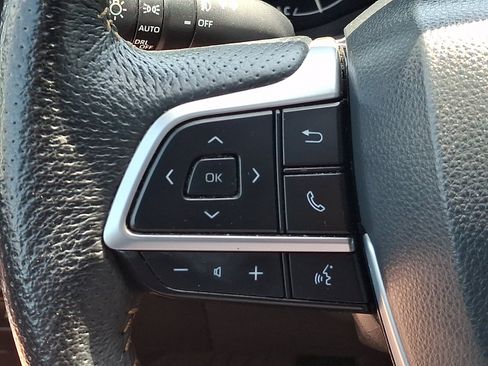 Used 2022 Toyota Sienna XLE Woodland Edition w/ Protection Package (TMS) AWD/4WD image 23