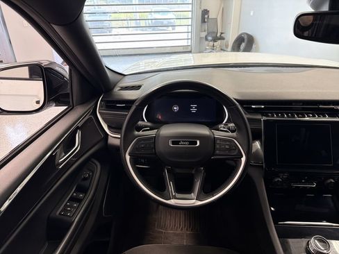 Used 2022 Jeep Grand Cherokee L Laredo AWD/4WD image 25