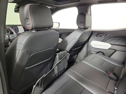 Used 2023 GMC Canyon AT4X w/ Edition 1 AWD/4WD image 11