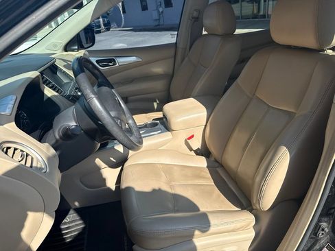 Used 2017 Nissan Pathfinder SL w/ SL Tech Package FWD image 5