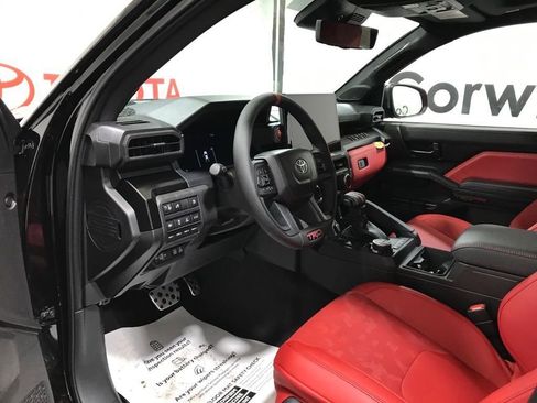 Used 2025 Toyota Tacoma TRD Pro AWD/4WD image 16