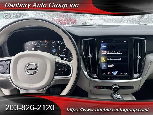 Used 2022 Volvo V60 T5 Cross Country w/ Advanced Package image 10