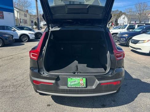 Used 2019 Volvo XC40 T5 Momentum AWD/4WD image 9
