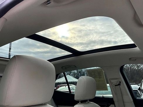 Used 2021 Buick Envision Essence w/ Technology Package I image 21