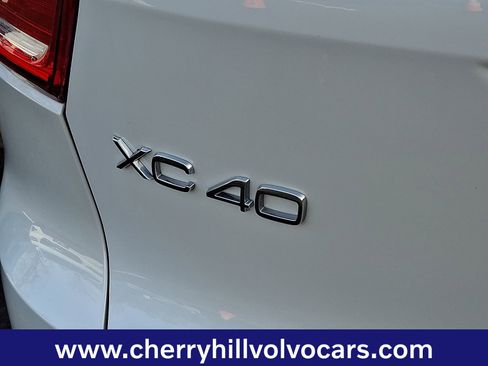 Certified 2025 Volvo XC40 B5 Plus image 30