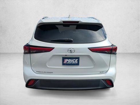 Used 2023 Toyota Highlander XLE FWD image 6