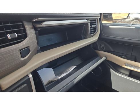 Used 2024 Ford Expedition Max Limited RWD image 36
