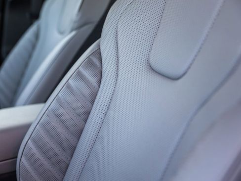 Certified 2024 Hyundai Elantra Limited FWD image 24