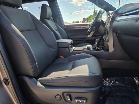 Used 2021 Lexus GX 460 Premium w/ Premium Package AWD/4WD image 21