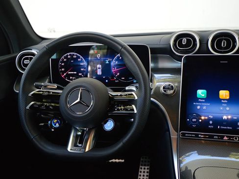 Used 2025 Mercedes-Benz GLC 43 AMG 4MATIC image 31