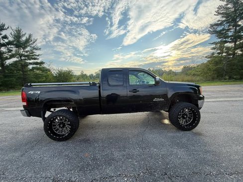 Used 2010 GMC Sierra 1500 SL AWD/4WD image 8