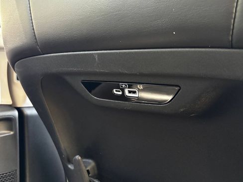 Used 2023 Chrysler Pacifica Touring-L FWD image 21