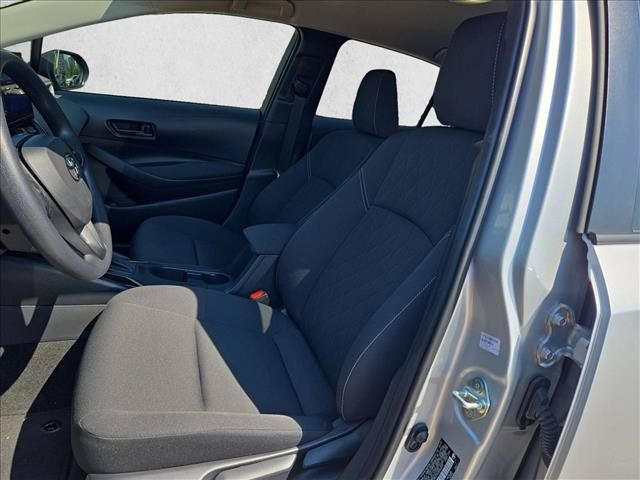 Used 2025 Toyota Corolla LE FWD image 15