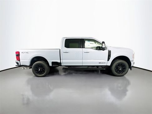 New 2026 Ford F250 Lariat w/ Black Appearance Package image 8
