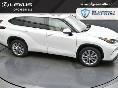 Used 2024 Toyota Highlander Limited image 45