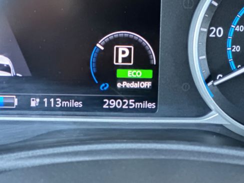 Used 2018 Nissan Leaf SV w/ SV Technology Package FWD image 26