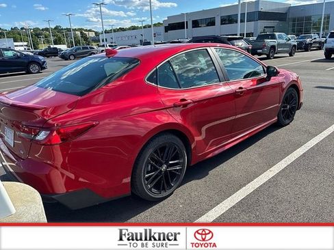 Certified 2025 Toyota Camry SE FWD image 9
