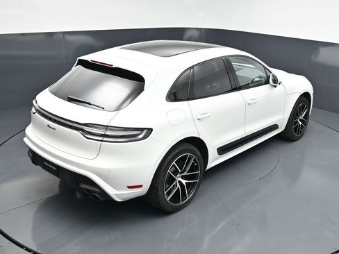 Used 2025 Porsche Macan AWD/4WD image 17