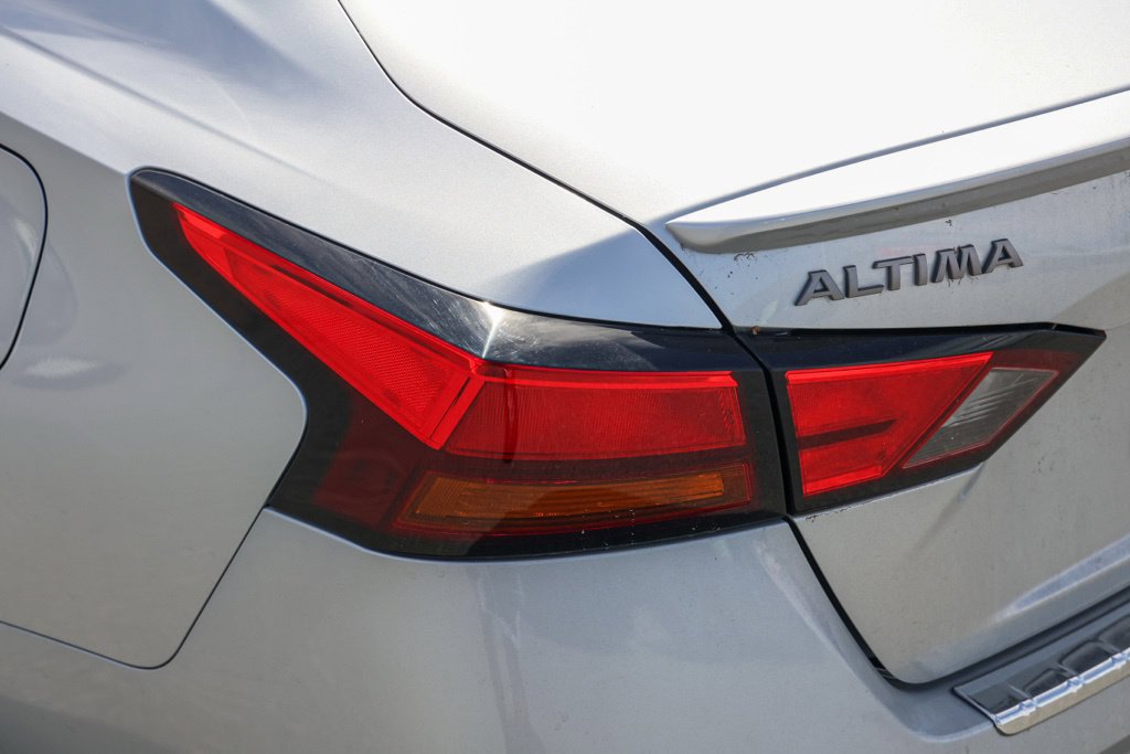 Used 2023 Nissan Altima 2.5 SR FWD image 8