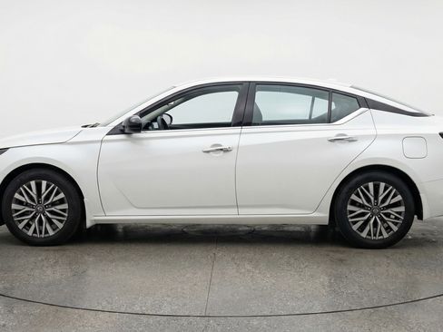 Used 2025 Nissan Altima 2.5 SV image 5