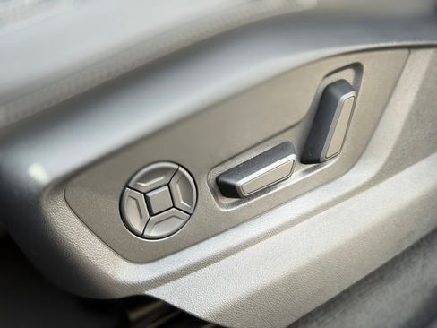 Used 2025 Audi Q7 2.0T Premium w/ Convenience Plus Package image 17