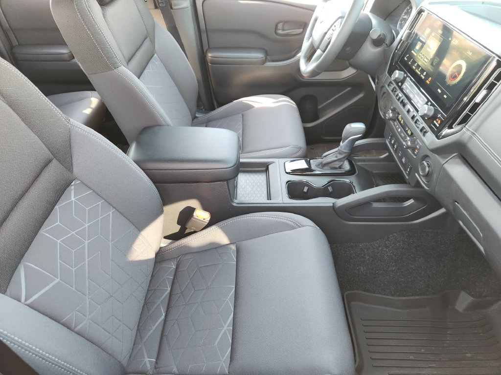 Used 2026 Nissan Frontier SV w/ All-Weather Content Package RWD image 9