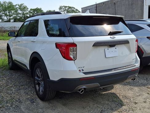 Used 2024 Ford Explorer XLT w/ Equipment Group 202A AWD/4WD image 6