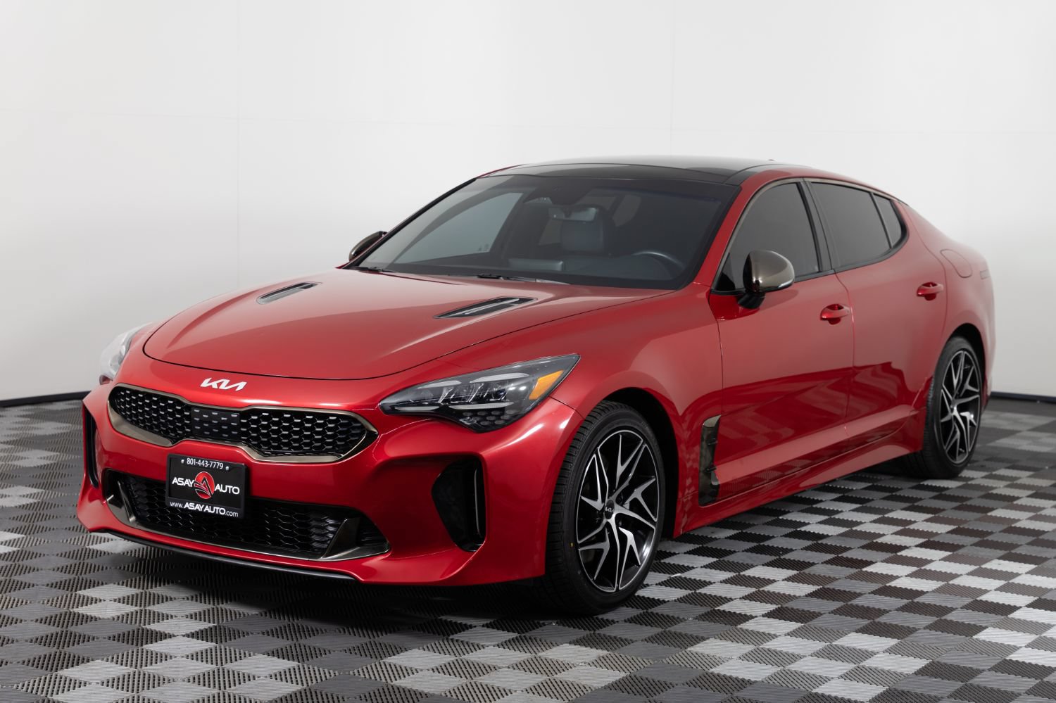 Used 2023 Kia Stinger GT-Line w/ Sun & Sound Package RWD image 2
