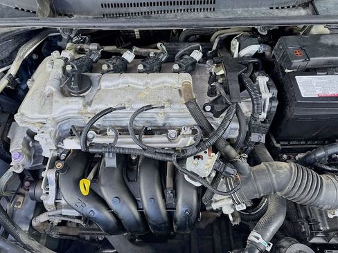 Used 2020 Toyota Corolla L FWD image 35