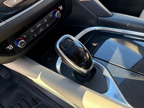 Used 2020 Buick Enclave Essence w/ Sound and Sites Package image 31