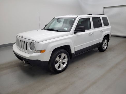 Used 2016 Jeep Patriot Latitude AWD/4WD image 2