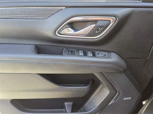 Used 2022 GMC Yukon SLT w/ SLT Premium Package image 22