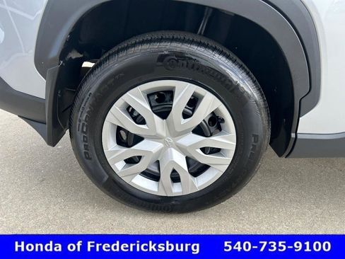 Used 2025 Toyota Corolla Cross L image 4