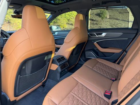 Used 2024 Audi RS 6 performance image 31