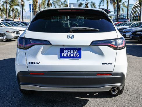 Certified 2026 Honda HR-V Sport image 9