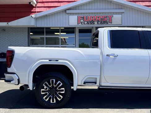 Used 2025 GMC Sierra 2500 Denali Ultimate image 11