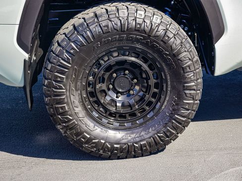 Used 2023 Toyota Tundra Limited w/ TRD Off-Road Package image 9