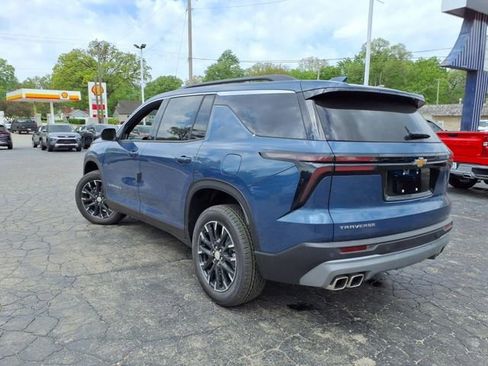 New 2025 Chevrolet Traverse LT w/ Sun and Wheel Package FWD image 10