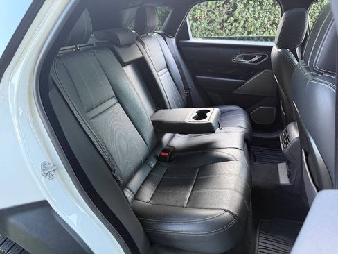 Used 2019 Land Rover Range Rover Velar R-Dynamic SE AWD/4WD image 25