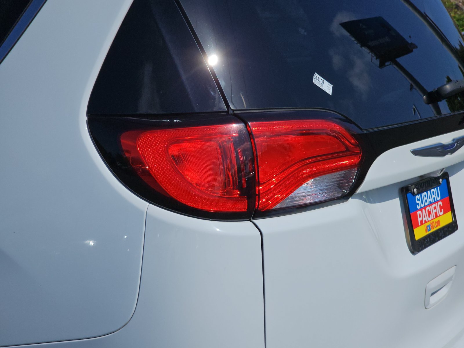Used 2019 Chrysler Pacifica LX w/ Tire & Wheel Group FWD image 36