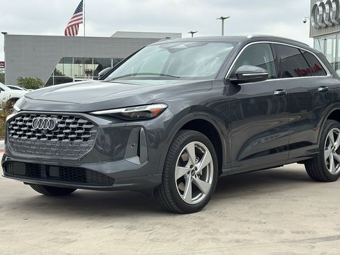 Certified 2025 Audi Q5 Premium Plus w/ Premium Plus image 3