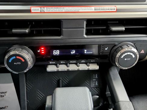 Used 2025 Toyota Tacoma TRD Off-Road image 38