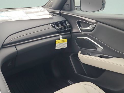 New 2026 Acura RDX SH-AWD image 13