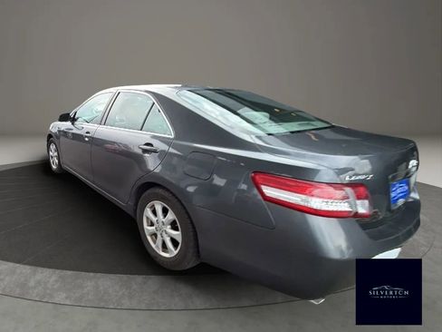 Used 2011 Toyota Camry LE w/ LE Extra-Value Pkg image 4