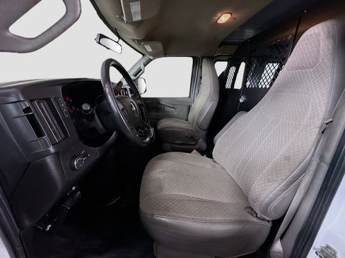 Used 2021 Chevrolet Express 2500 w/ Driver Convenience Package RWD image 20