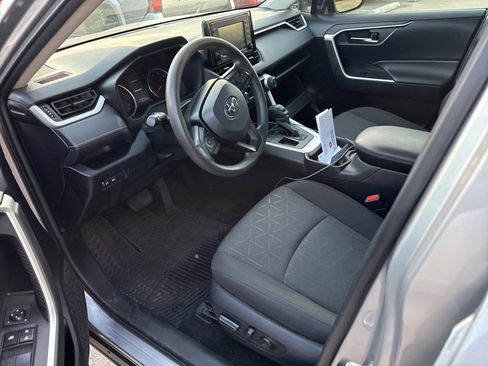 Used 2021 Toyota RAV4 XLE image 5