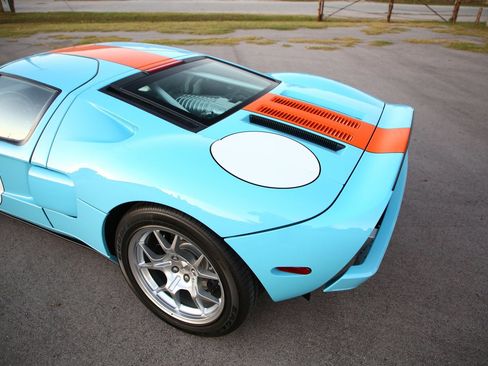 Used 2006 Ford GT image 30