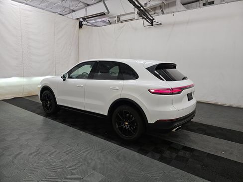 Used 2023 Porsche Cayenne AWD/4WD image 8