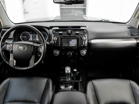 Used 2018 Toyota 4Runner TRD Off-Road Premium AWD/4WD image 17