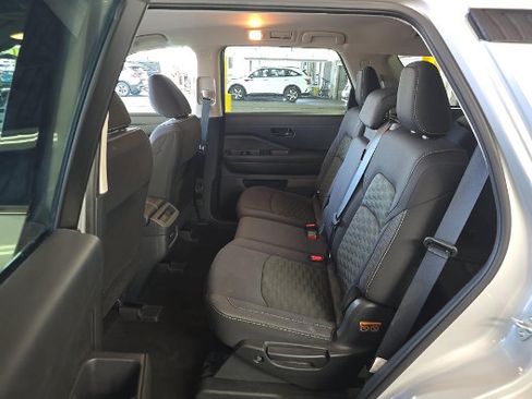 Used 2024 Nissan Pathfinder S AWD/4WD image 13